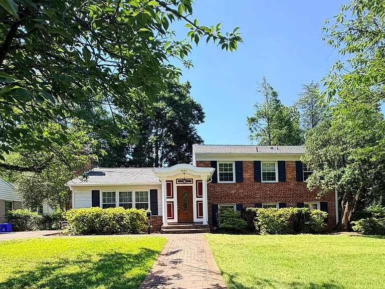 7529 Cayuga Ave — Photo 1