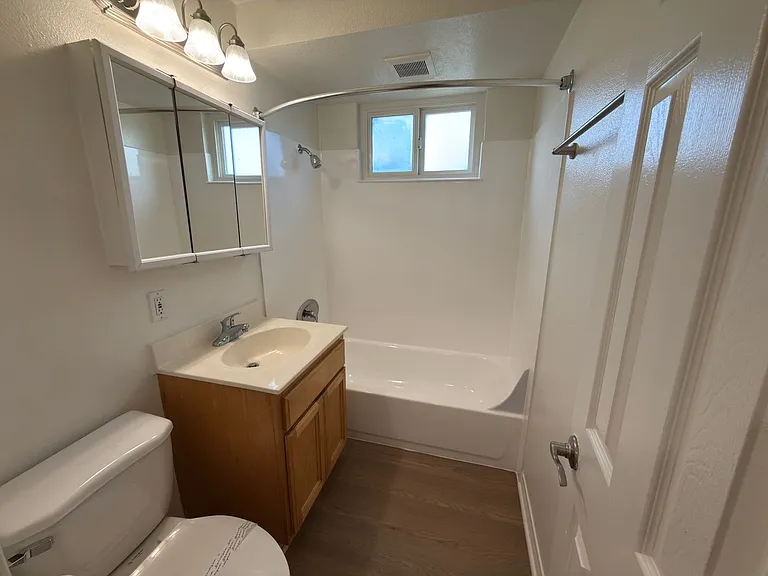 Pointe Pacific Apartment Homes — Photo 36