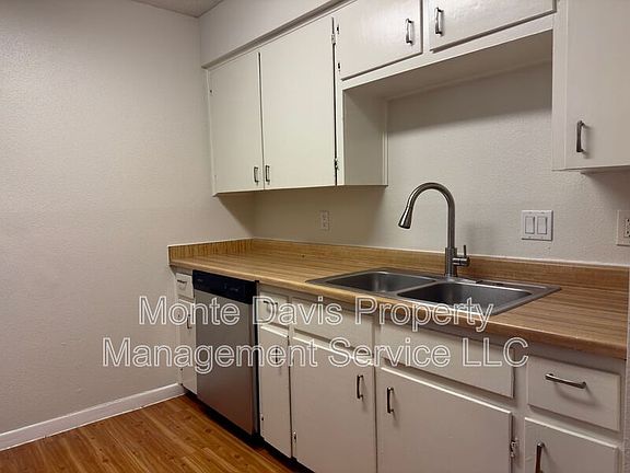 4th image of 115 Waller St #A