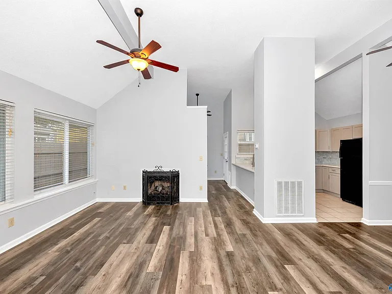 109 Briargate Ln — Photo 9