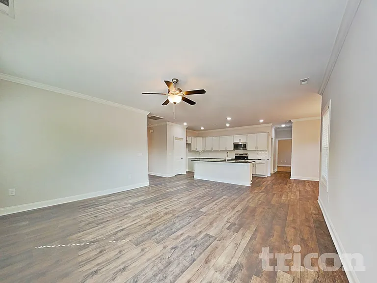 107 D L Phillips Ln — Photo 2