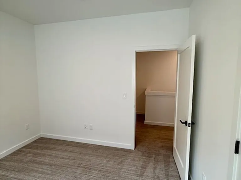 2957 S 27th Ave — Photo 44