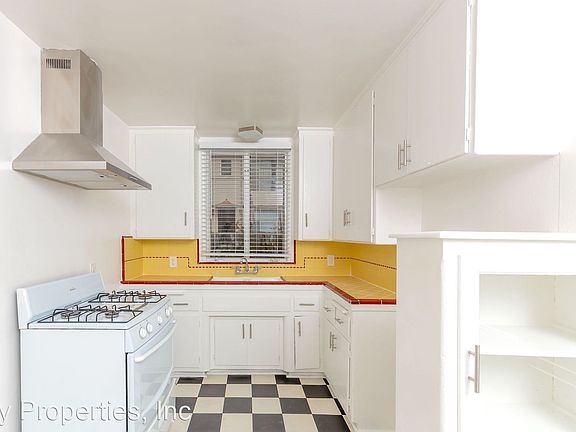 5th image of 1245 N Laurel Ave APT 10