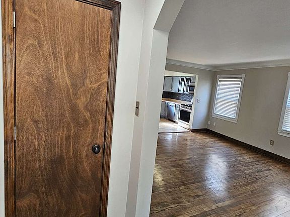 3rd image of 2316 Dallas Ave