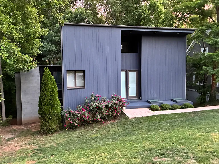 137 Baylor Ln — Photo 1