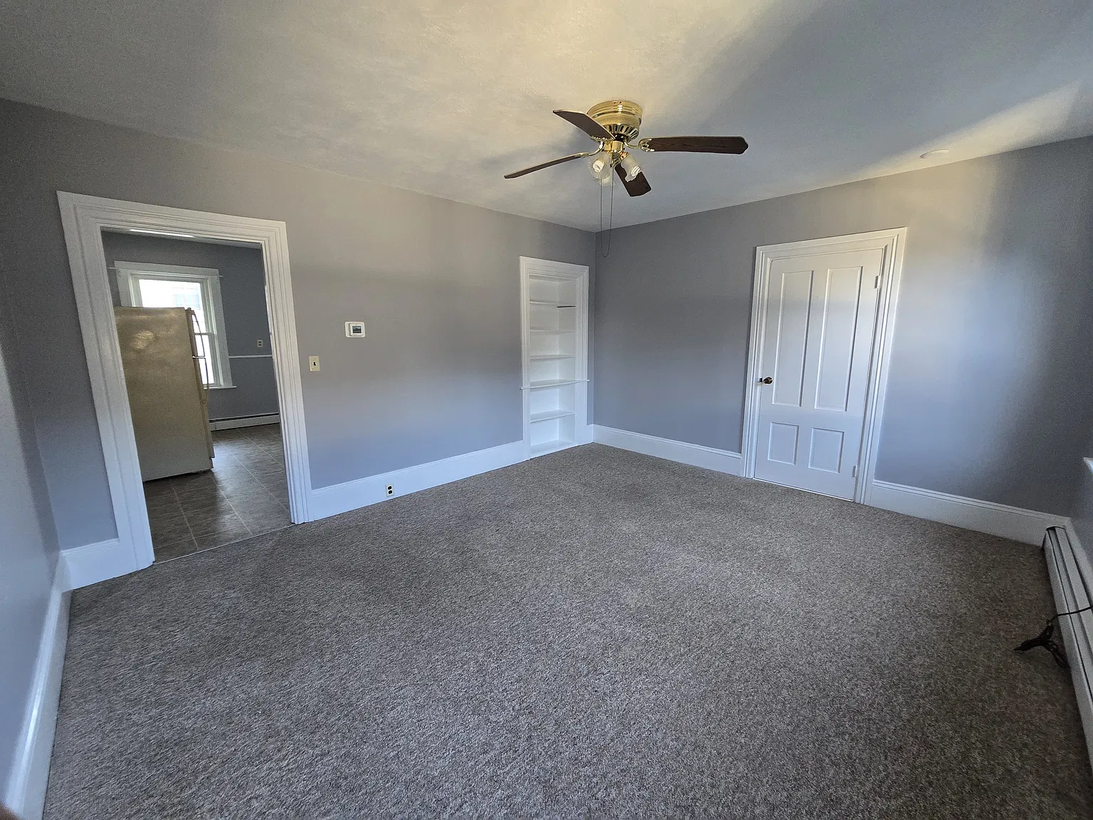 3 bed, 1000 sqft, $1,895 — Photo 4