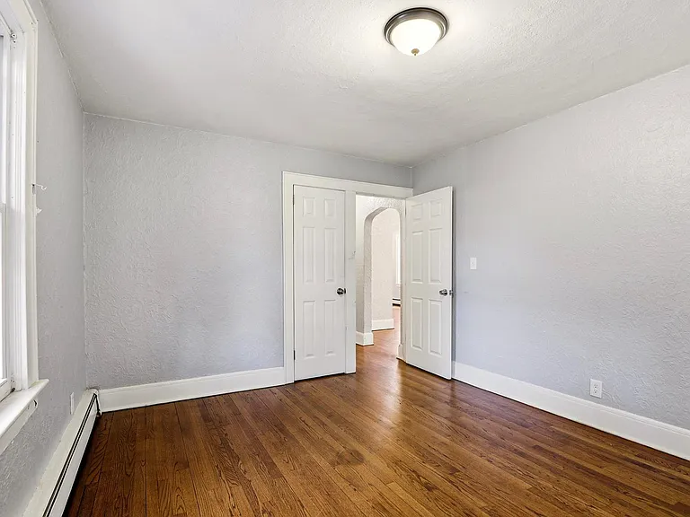 712 Sheridan Ave — Photo 10