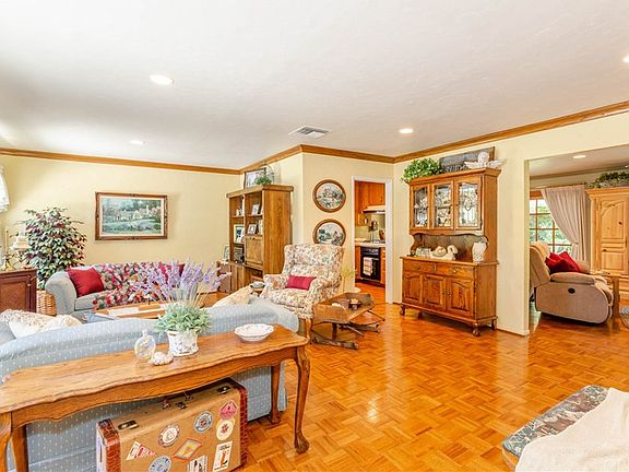 5th image of 20304 Delight St