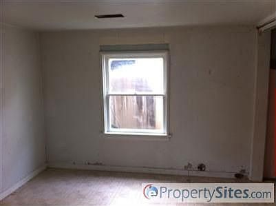 5th image of 4850 E 4th St