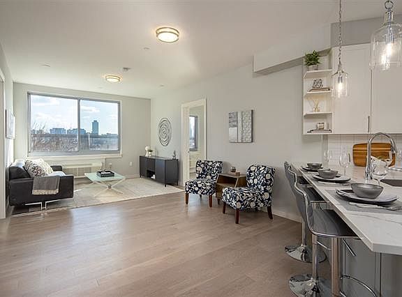 4th image of 461 Newark Ave #3C