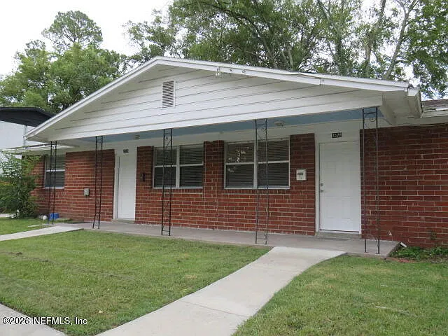 2 bed, 1.0 bath, 900 sqft, $1,195 — Photo 2