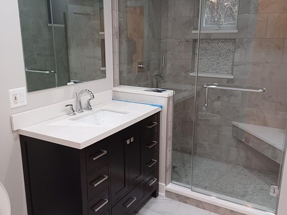 2nd image of 674 W Diversey Pkwy Suite 1