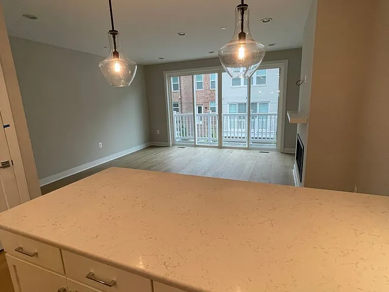 10324 Grosvenor Pl — Photo 18