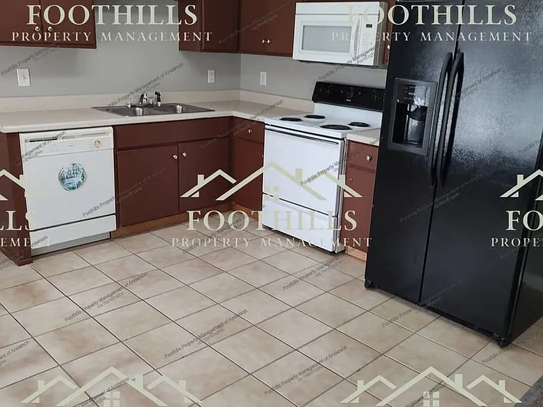 109 Premiere Ct — Photo 4