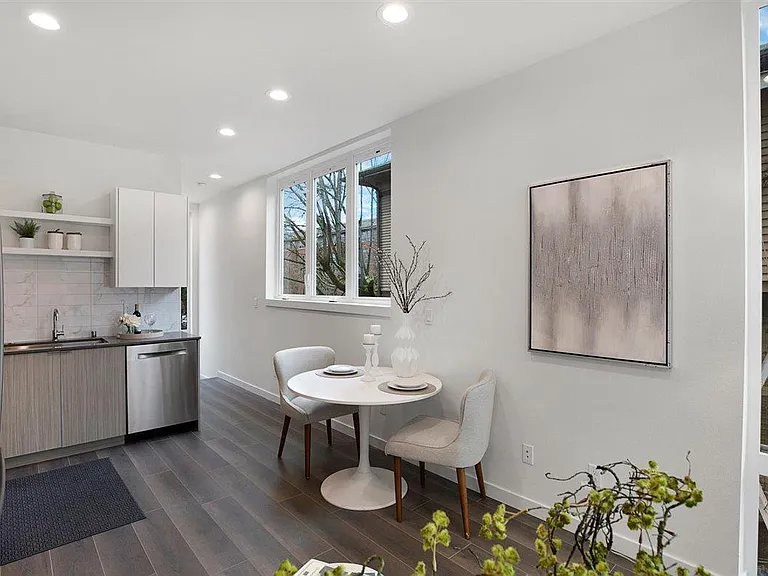 1006 E Mercer St — Photo 9