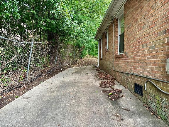 2nd image of 1240 Churton St