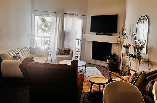 21520 Burbank Blvd #313 — Photo 4