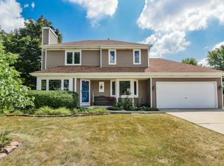 1041 Almond Dr, Aurora, IL 60506