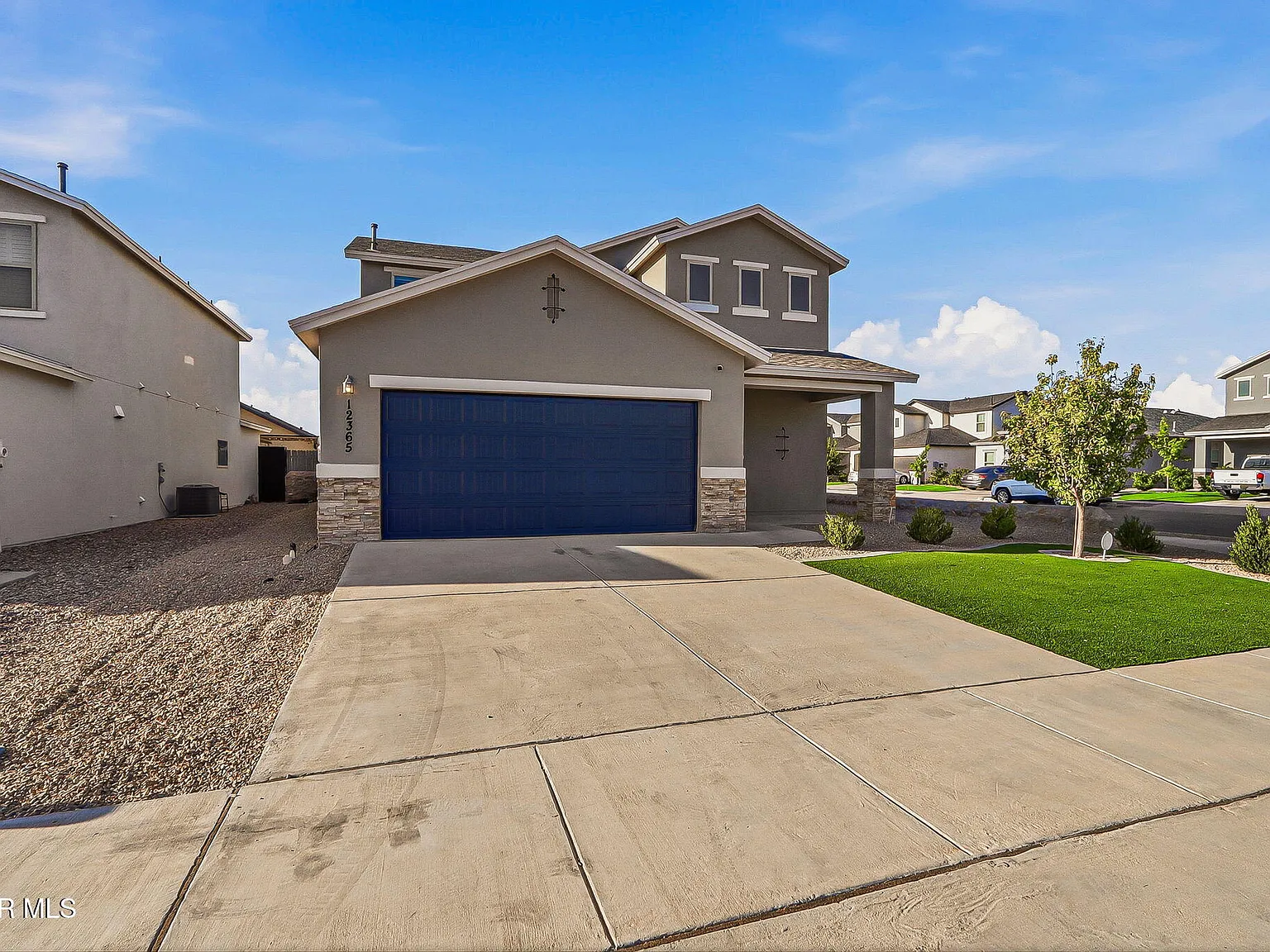 4 bed, 3.5 bath, 2231 sqft, $2,550 — Photo 2