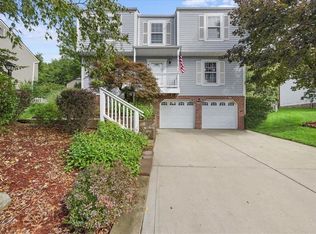 515 Cresthaven Dr, Pittsburgh, PA