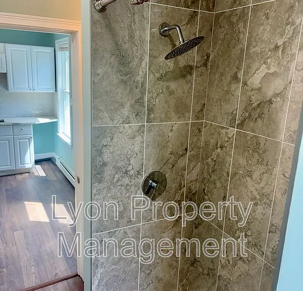 1 Grant Ave #2R — Photo 12