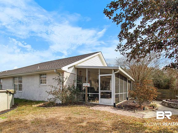 3rd image of 2692 Hampton Park Cir