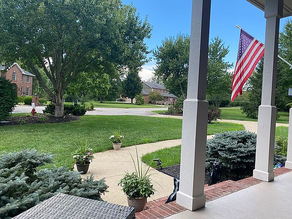 2nd image of 111 Country Meadow Dr