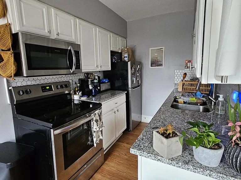 15 Ten Broeck St #2 — Photo 4