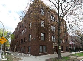 1253 W Henderson St #_THREE_, Chicago, IL 60657