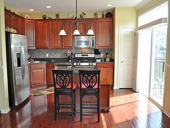3rd image of 15550 Lilac Dr