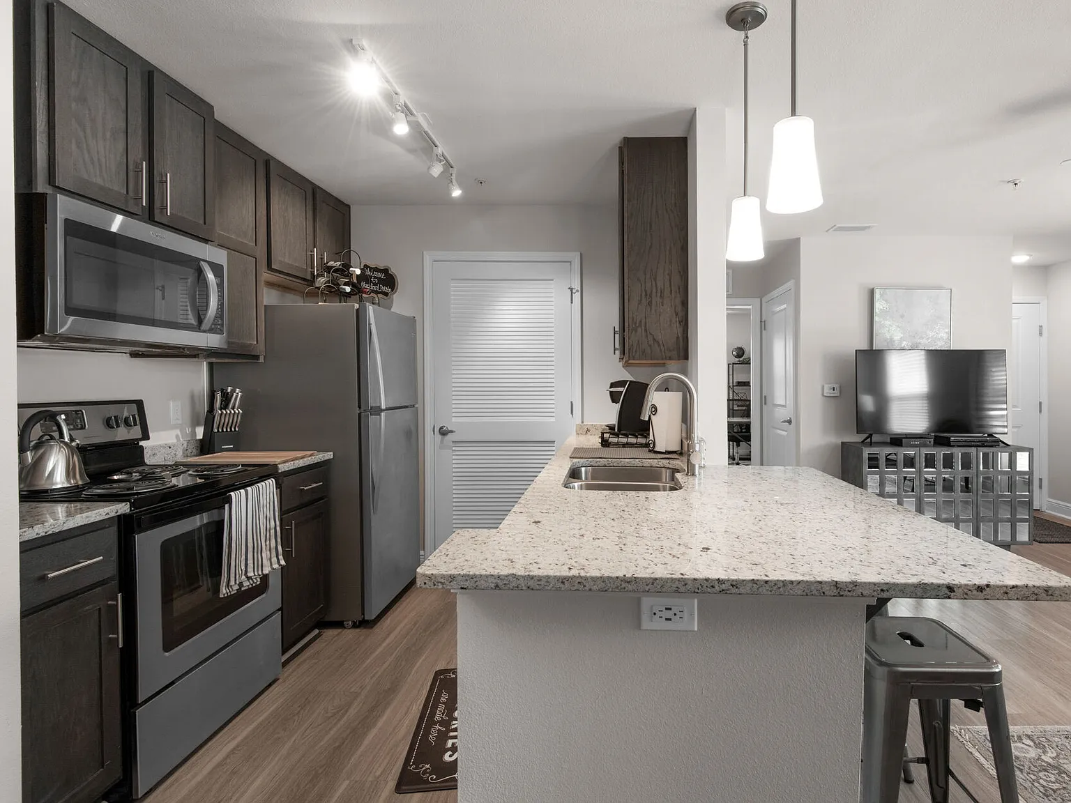 Stanford Pointe — Photo 3