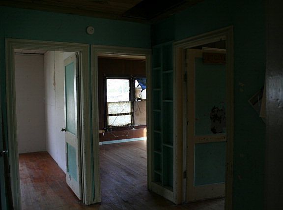 3rd image of 1011 E Brown St