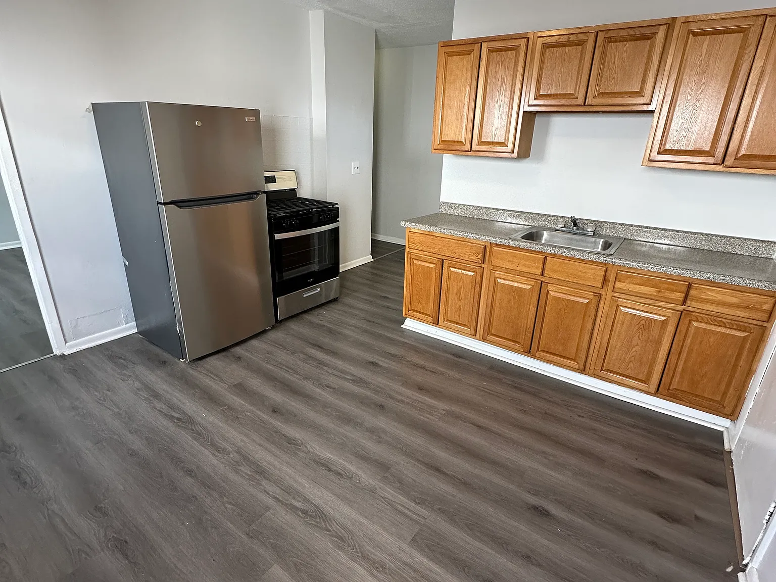 2 bed, 1000 sqft, $1,799 — Photo 1