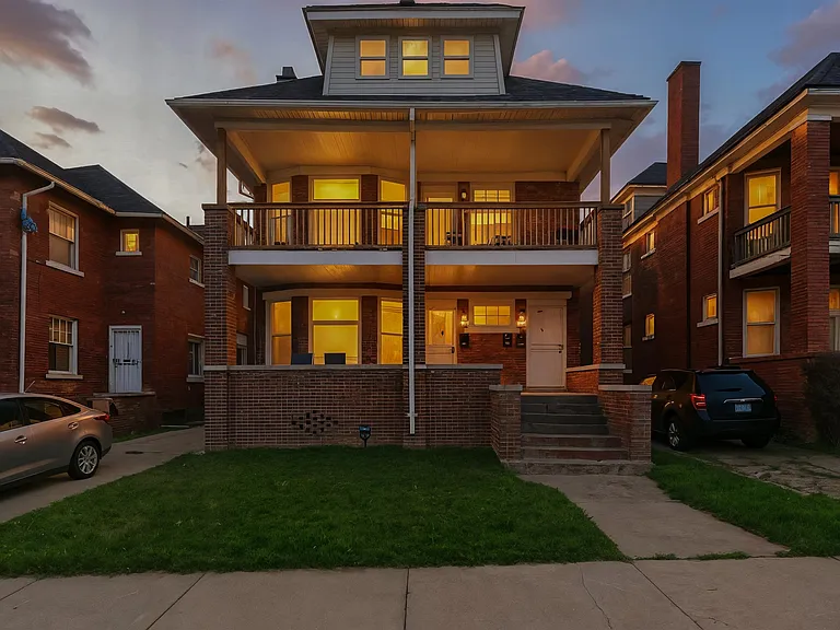 1595 W Grand Blvd — Photo 23