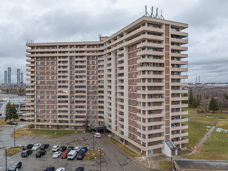 4001 Steeles Ave W — Photo 27