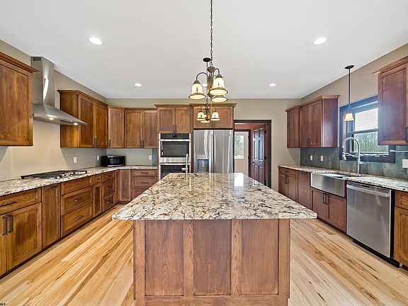 4th image of 1935 Ward Rd