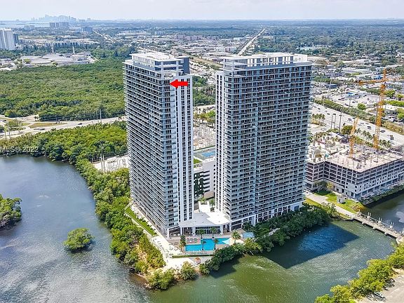 3rd image of 16385 Biscayne Blvd #Penthouse 15-16