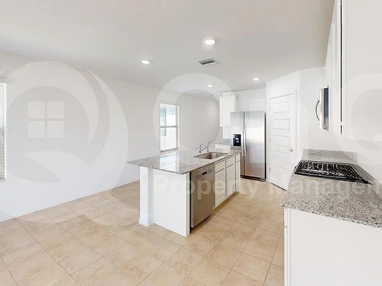 4069 E Market St — Photo 6