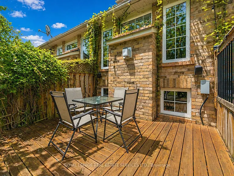 2485 Wooden Hill Cir — Photo 35