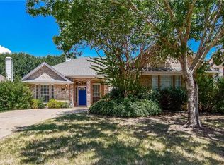 2229 Templeton Dr, Arlington, TX 76006