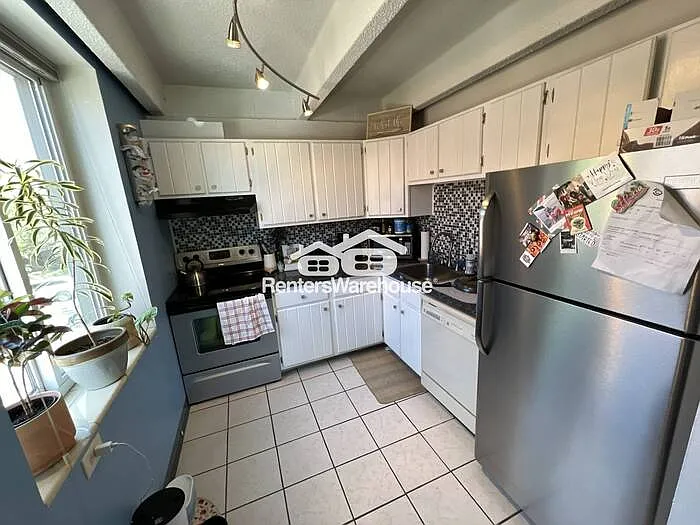 555 E 10th Ave #215 — Photo 4