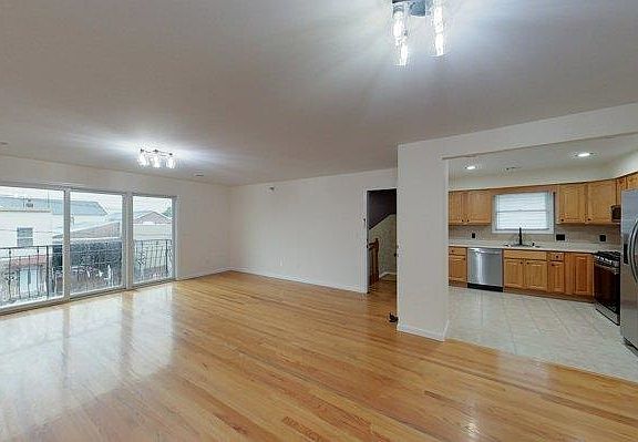 5th image of 75 Jabez St Floor 3