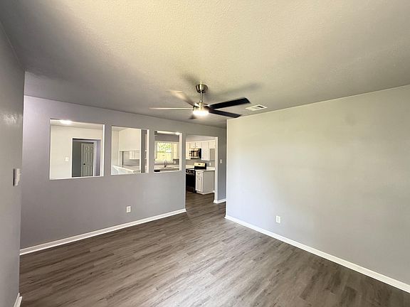 2nd image of 7207 Pinehook Ln