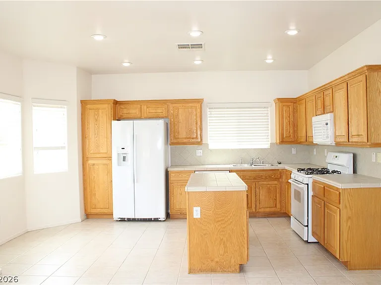 4020 Clove Hitch St — Photo 7