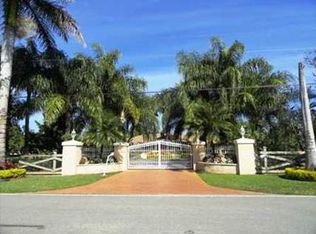 19321 SW 272nd St, Homestead, FL 33031