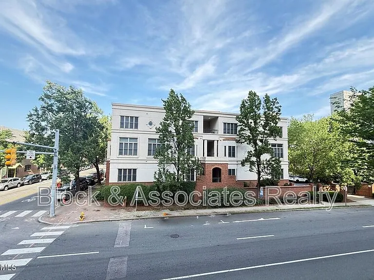 210 E Davie St — Photo 1