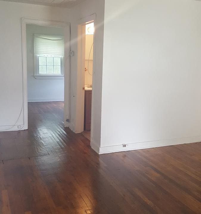 1st image of 919 Priam St