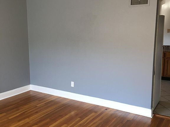 2nd image of 423 Eichelberger St
