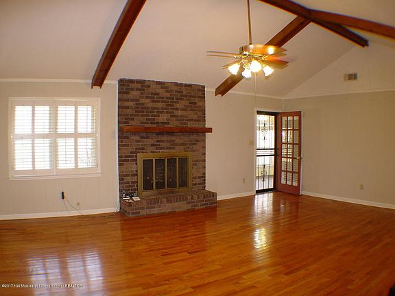 3rd image of 3506 Evergreen Dr