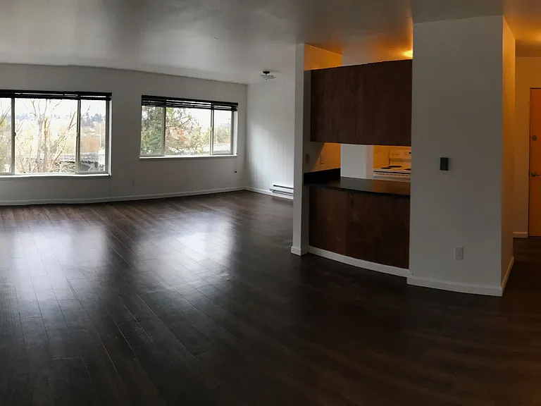 Bayview Apartments — Photo 28